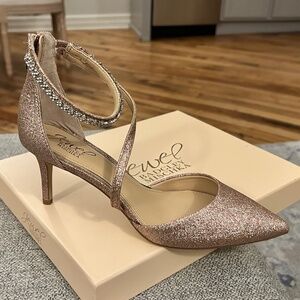 Pumps by Jewel Badgley Mischka